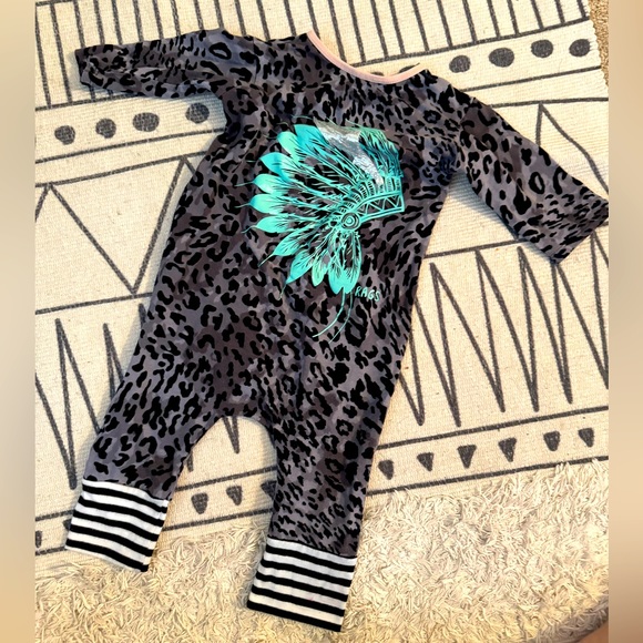 Romper - Picture 1 of 3